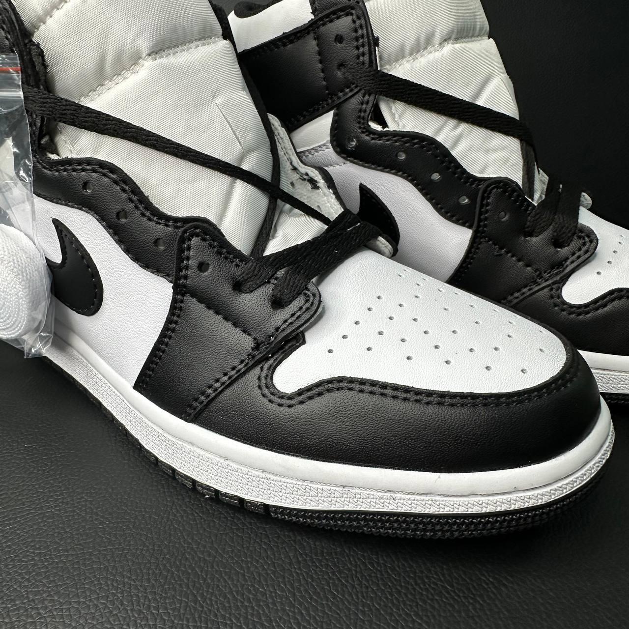 Кроссовки Nike Air Jordan 1 High, черно-белые - фото 5 - id-p116175364