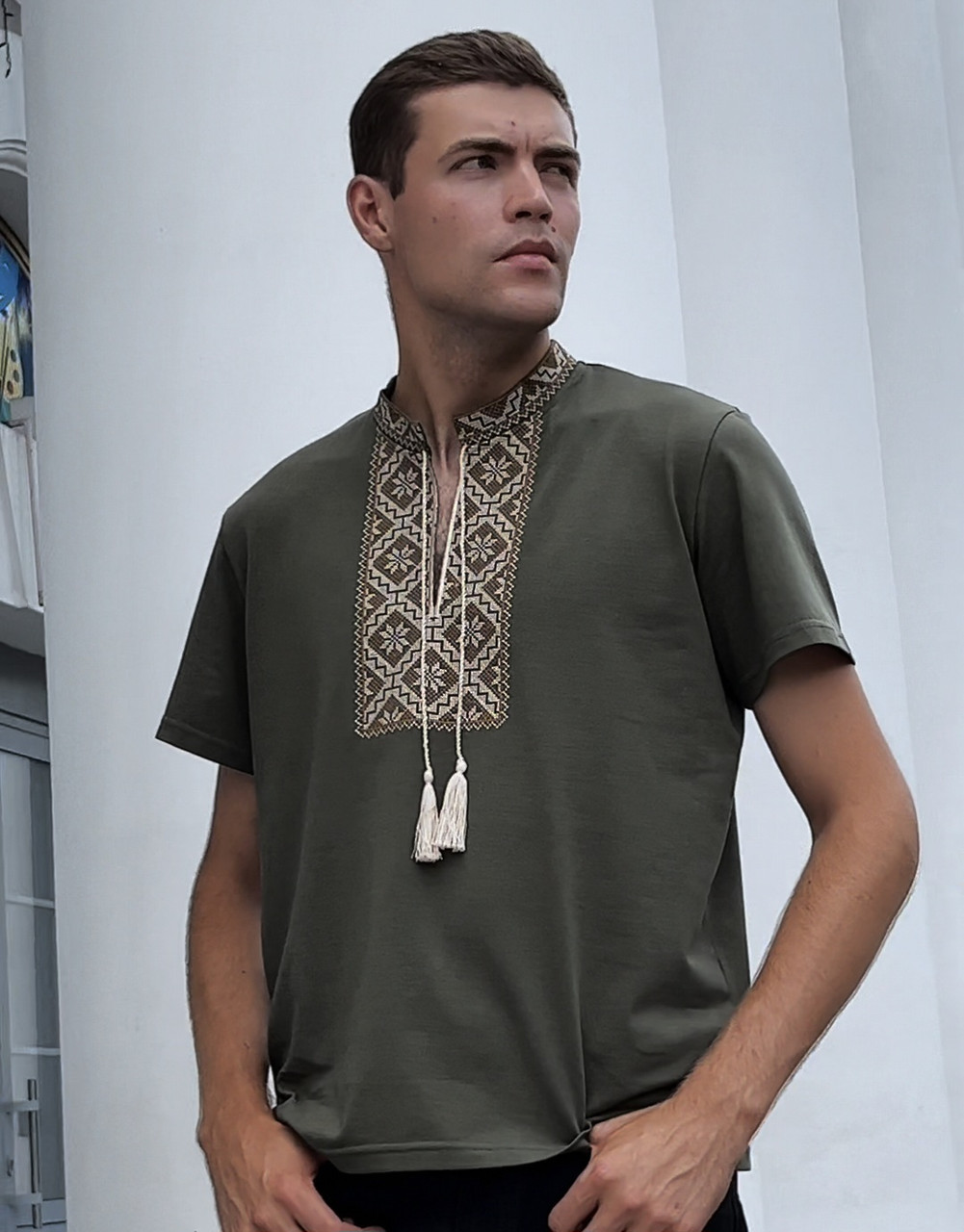 Украинская вышиванка футболка с коротким рукавом, трикотаж цвета хаки с беж вышивкой - фото 5 - id-p116176186