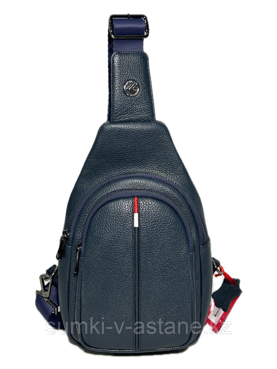 Мужская сумка-слинг-рюкзак из кожи от турецкого бренда "EMINSA". Высота 30 см, ширина 17 см, глубина 9 см.