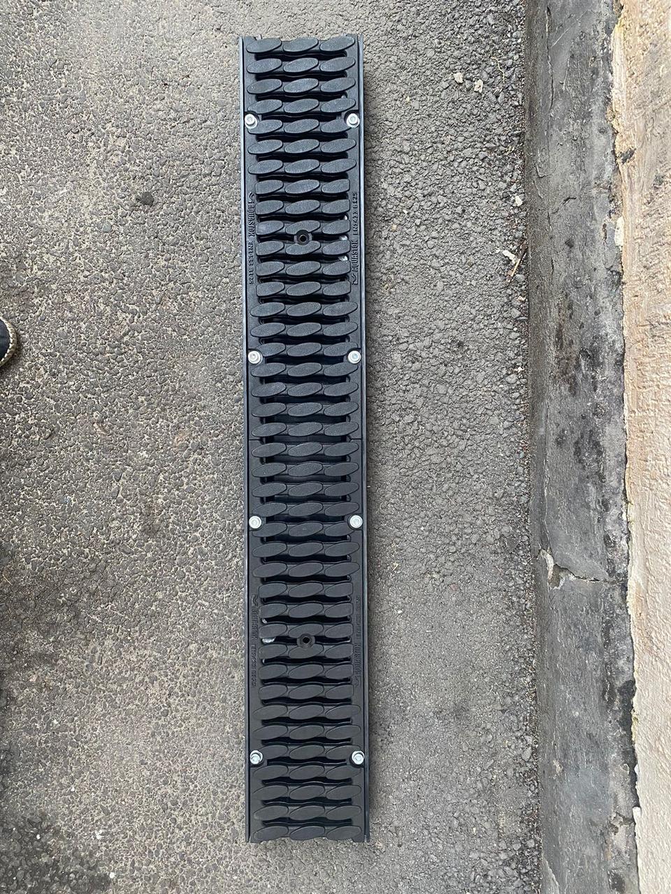 Лоток водоотводный полиамид решетка 15,5см*7см