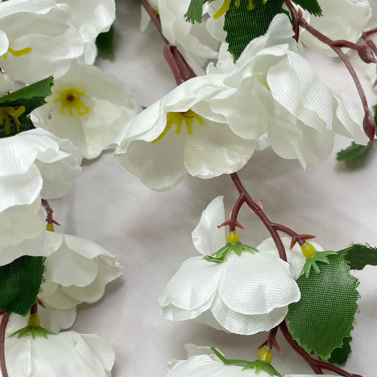 Искусственные цветы ветка сакуры 40 см белые - фото 7 - id-p116231755
