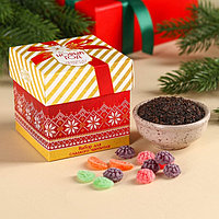 Подарочный набор «Новый год принесёт счастье»: чай чёрный со вкусом клубники 50 г., леденцы со вкусом фруктов