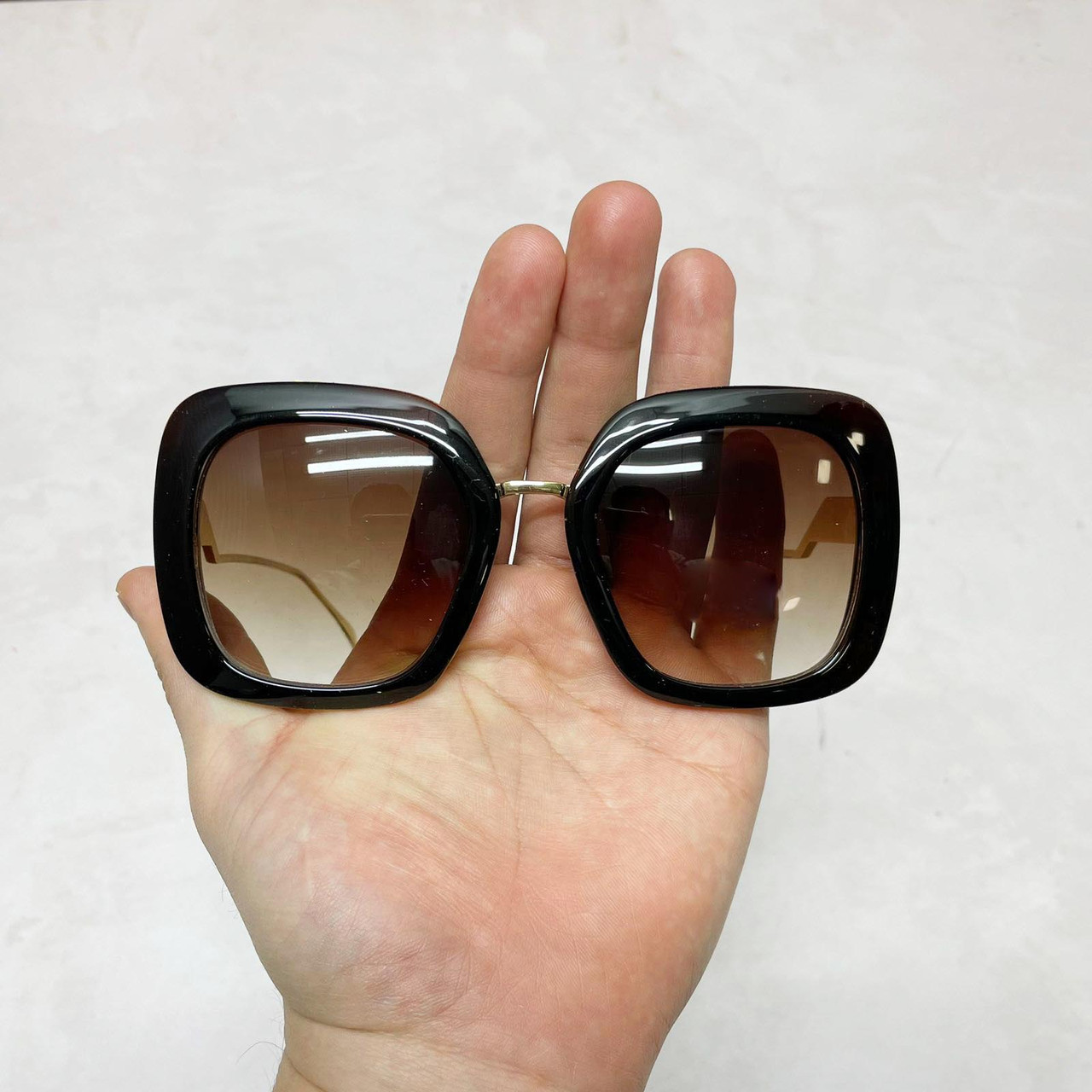 Солнцезащитные очки Fendi, черная оправа с коричневой линзой - фото 4 - id-p64513481