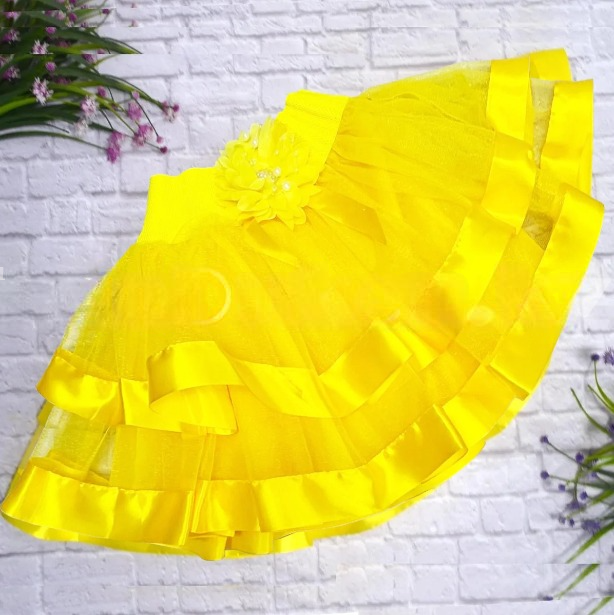 Юбка пачка детская с атласной окантовкой и цветком для танцев желтая 30-36 размер