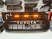 Решетка радиатора на Toyota Hilux 2021-по н.в дизайн GR SPORT (для простой комплектации)