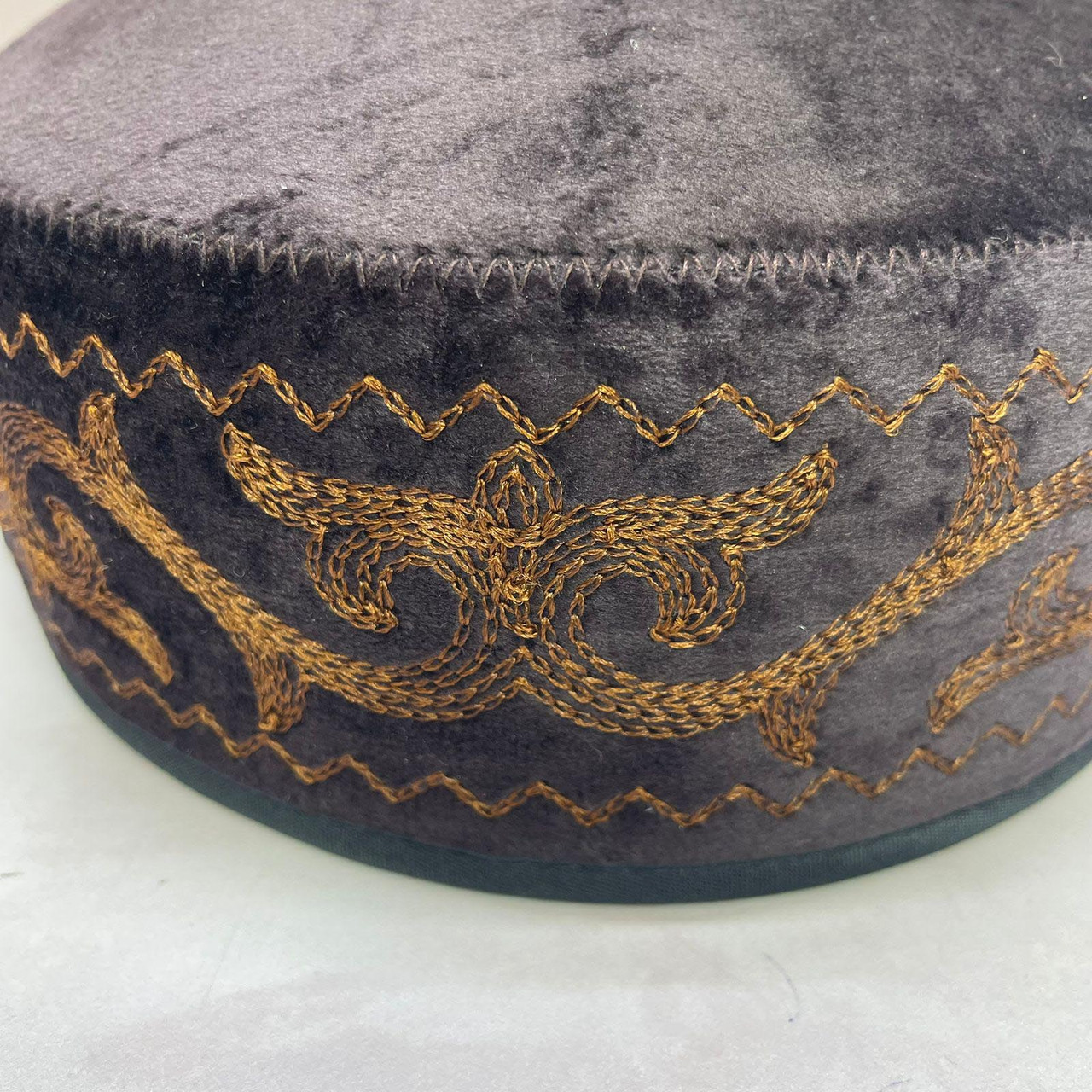 Казахская национальная тюбетейка (тақия) коричневая с бронзовым узором - фото 7 - id-p116257100