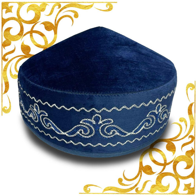 Орыс брюнеткасы желіде топтық ұрысқа түседі.