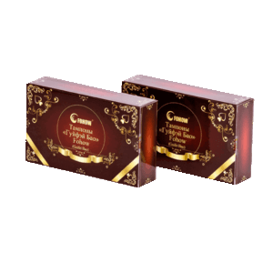 Глория порно Тышқан маскасын киіп, ол адамға жұдырықтайды.