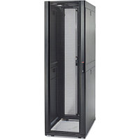 APC Шкаф NetShelter SX 42U, ширина 600 мм, глубина 1070 мм, черные боковые панели серверный шкаф (AR3100)