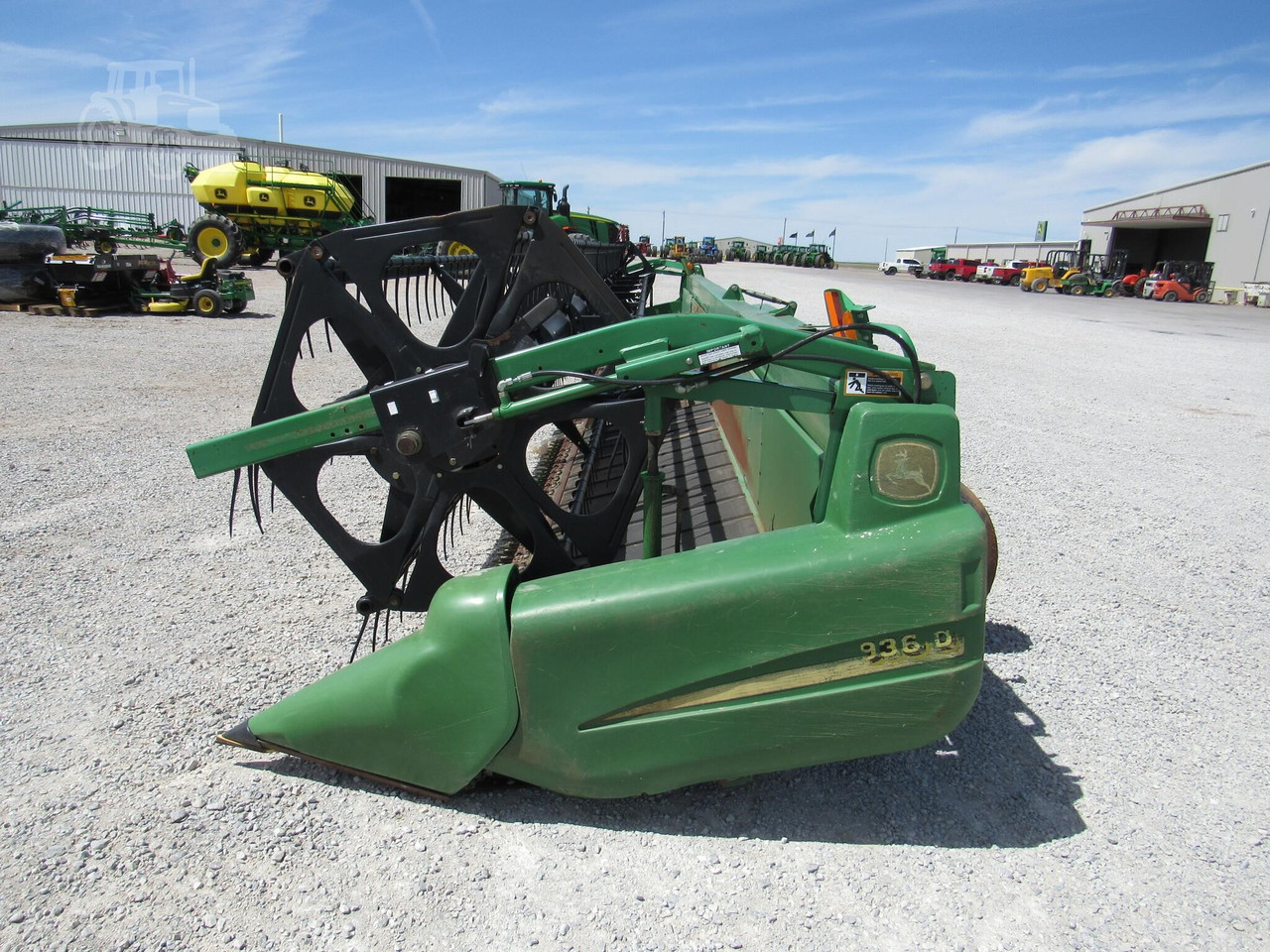 Жатка John Deere 935D - фото 3 - id-p116292397