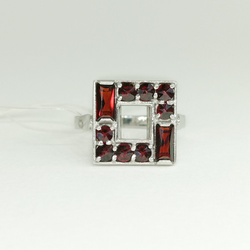 Кольцо из серебра с природным богемским гранатом - размер 18, фото 1