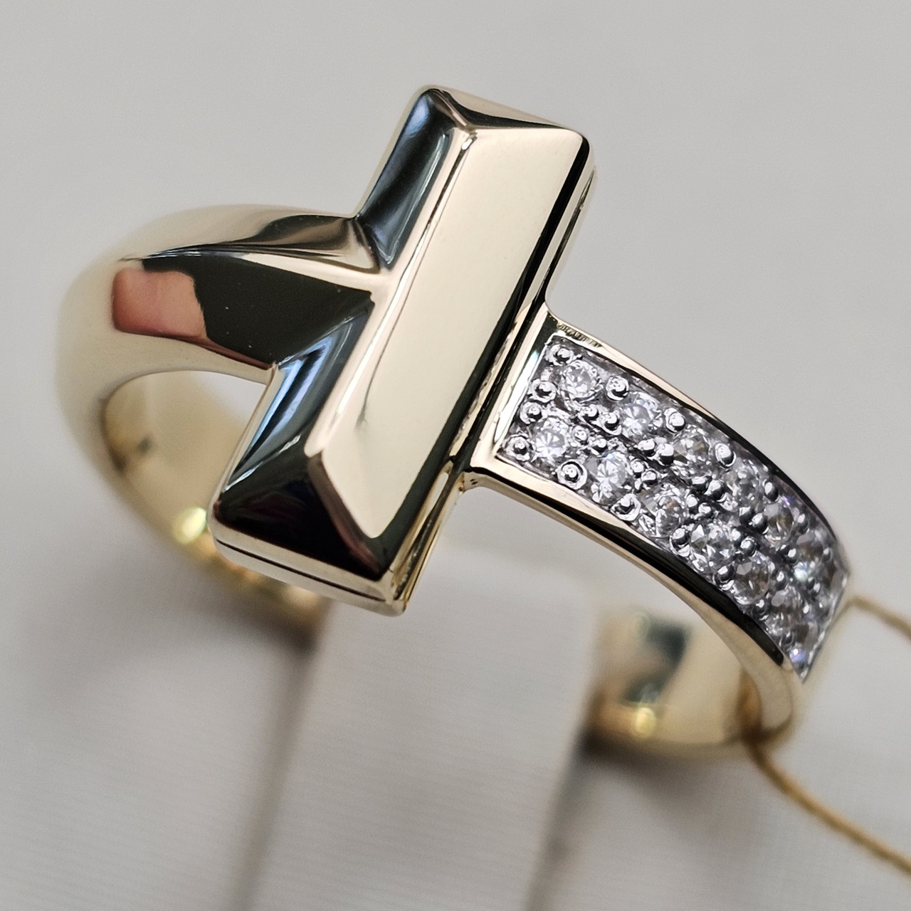 Золотое кольцо 17,5р с бриллиантами 0,112ct VS1/H