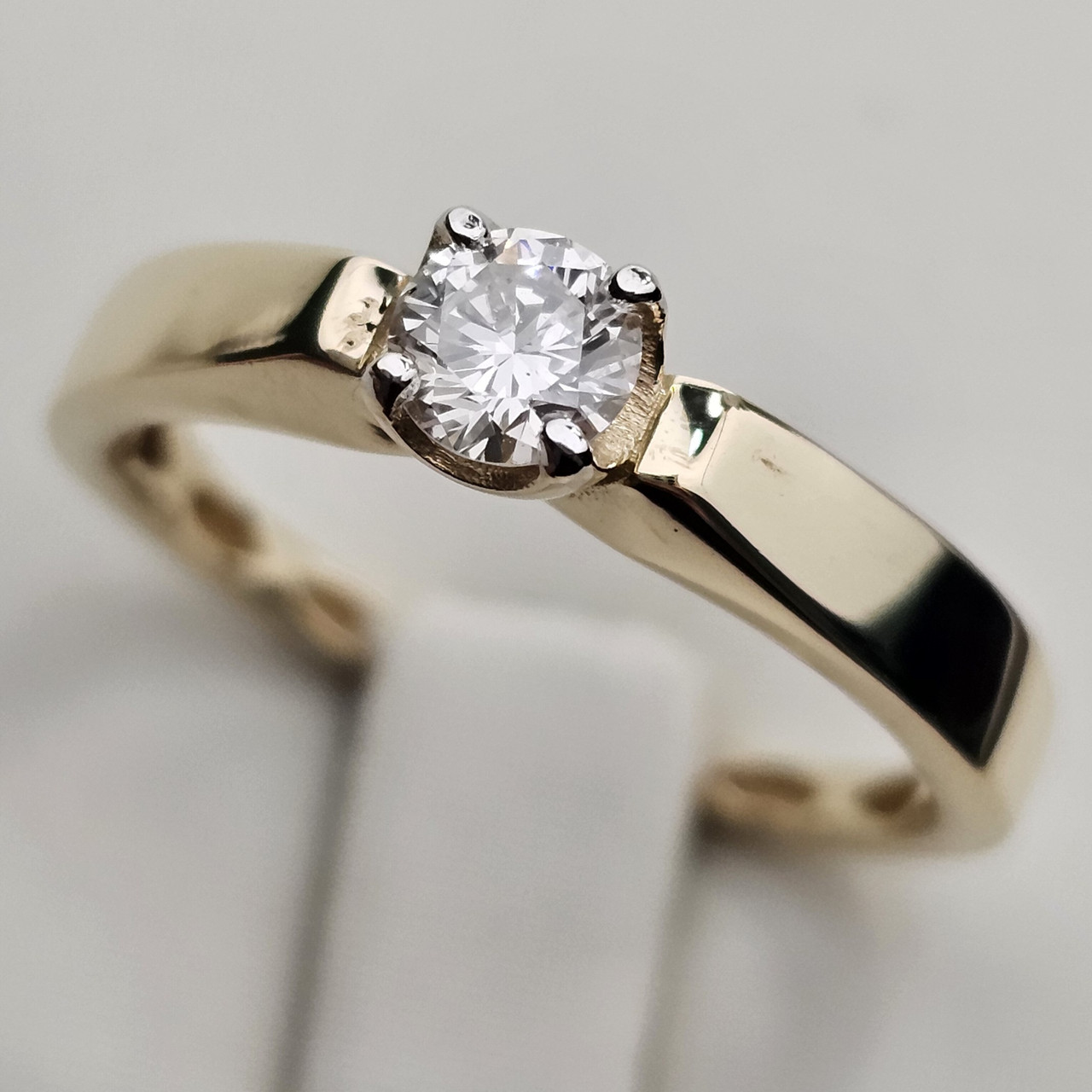 Золотое кольцо с бриллиантом 0.332Сt SI1/H  VG,17.5 размер