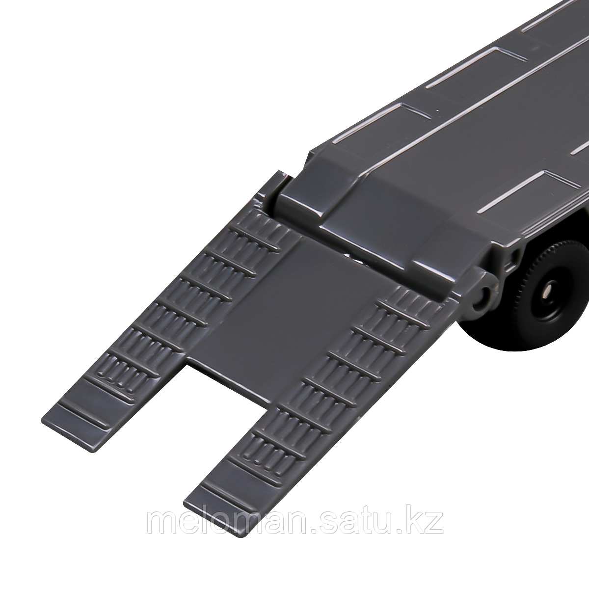Maisto.Mini Work Machines: Трейлер с техникой - Scania 770S with Bobcat Compact Track Loader - фото 6 - id-p116371510