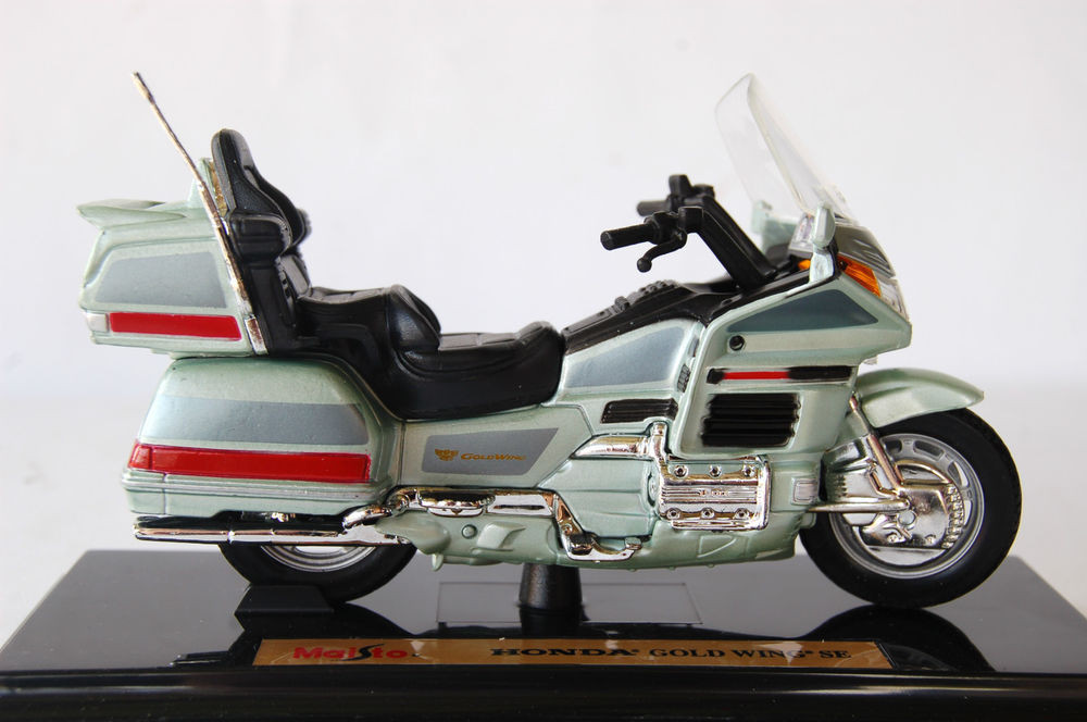 1/18 Maisto Honda Goldwing 1500SE, фото 1