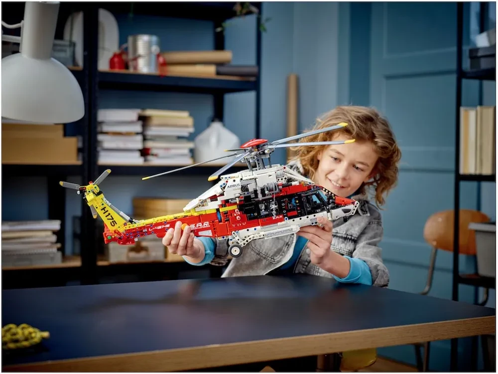 42145 Lego Technic пасательный вертолет Airbus H175, Лего Техник - фото 8 - id-p116281047