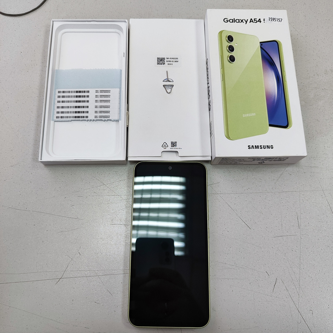 Смартфон Samsung Galaxy A54 5G SM-A546E, A13/2.4+2GHz. 8GbRAM/256GbROM, 6.4",2340х1080/2xSIM, Lime - фото 1 - id-p116420066