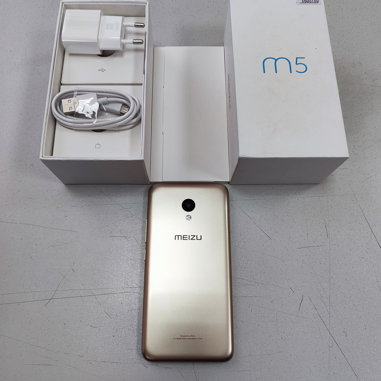 Смартфон Meizu M5, Android 6.0/1.5GHz+1.0GHz/2GbRAM, 16GbROM, 5.2",1280x720/WI-Fi, BT/GPS,2xSim, Gold - фото 1 - id-p116420076