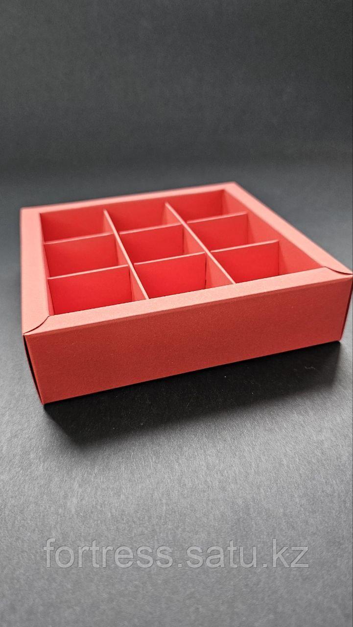 Коробка на 9 ячеек из дизайнерской бумаги красная 14*14*3,5 (12*12*3,5) - фото 2 - id-p116465641