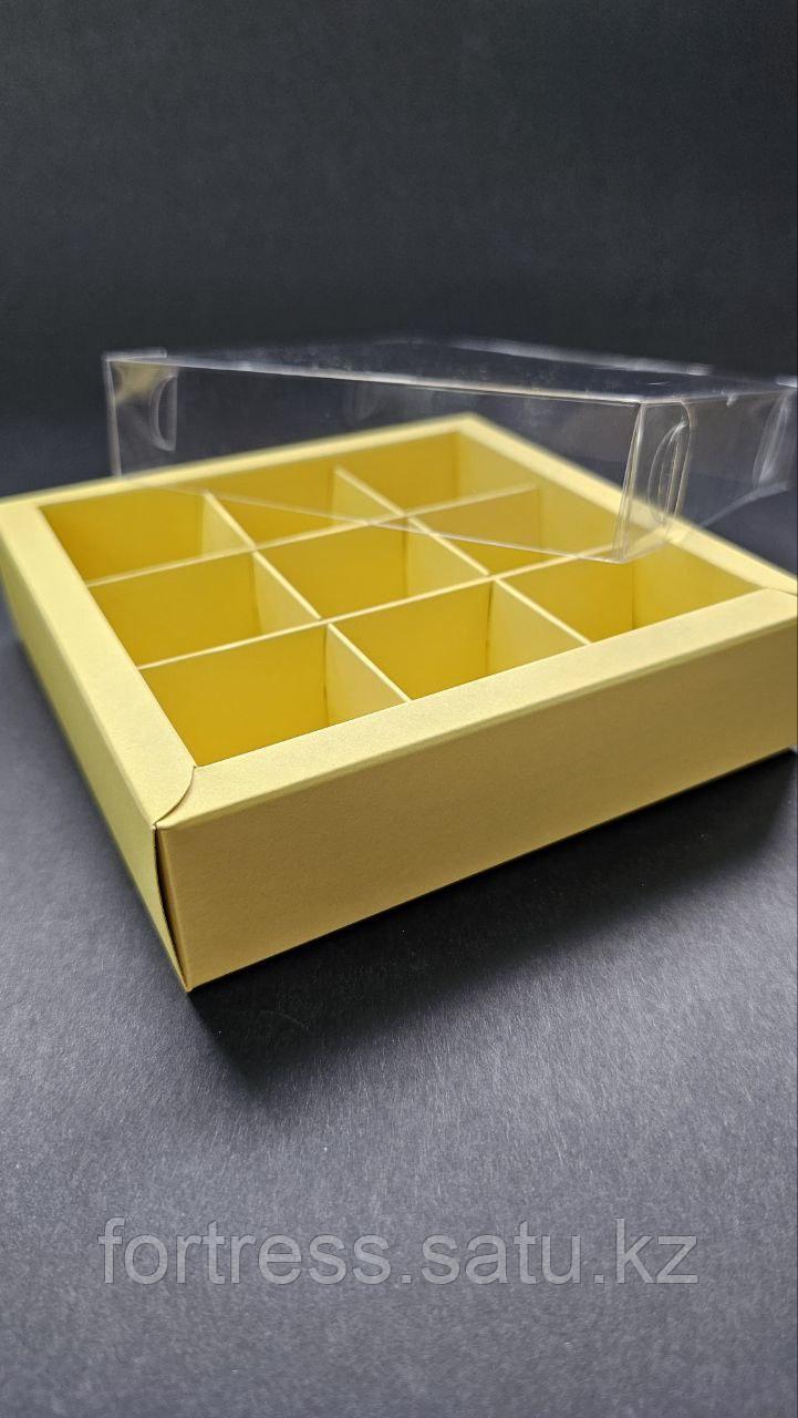 Коробка на 9 ячеек из дизайнерской бумаги желтая 14*14*3,5 (12*12*3,5) - фото 1 - id-p116465652