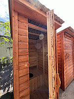 Туалетная кабинка из дерева, туалет для дачи