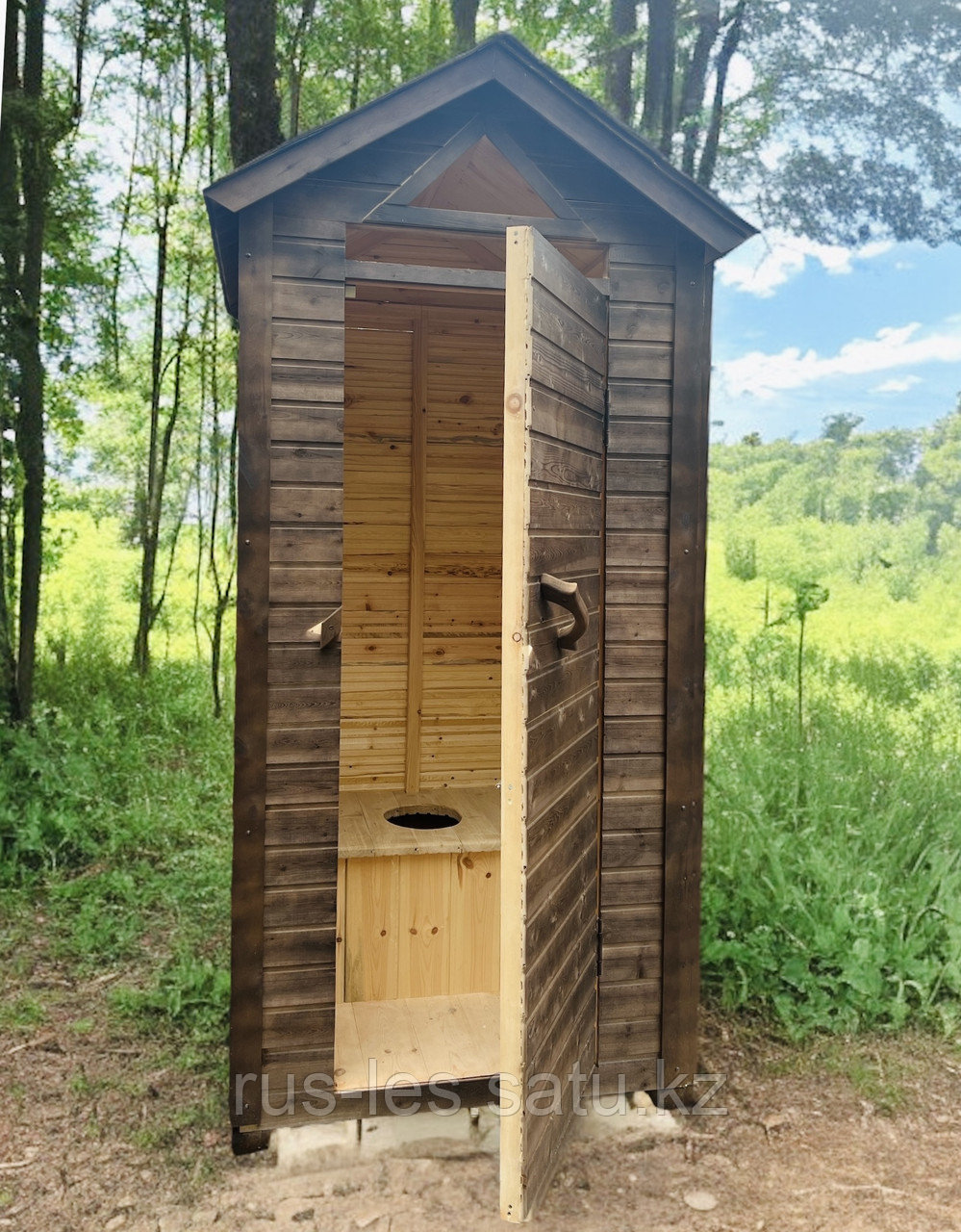 Туалетная кабинка из дерева, туалет для дачи