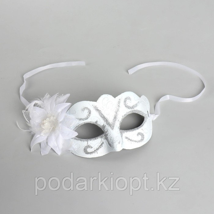 Карнавальная маска с узором, с цветком, цвет белый - фото 1 - id-p116256245