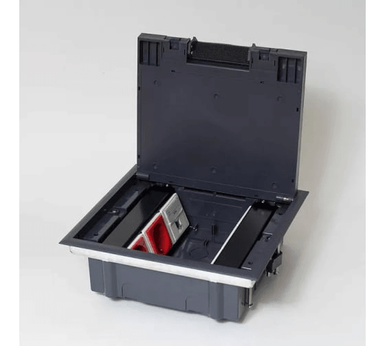 Люк на 6 постов (45х45), металл/пластик, с пластиковой коробкой, IP40 - Прямоугольный люк с защитой IP40 - фото 1 - id-p116495040