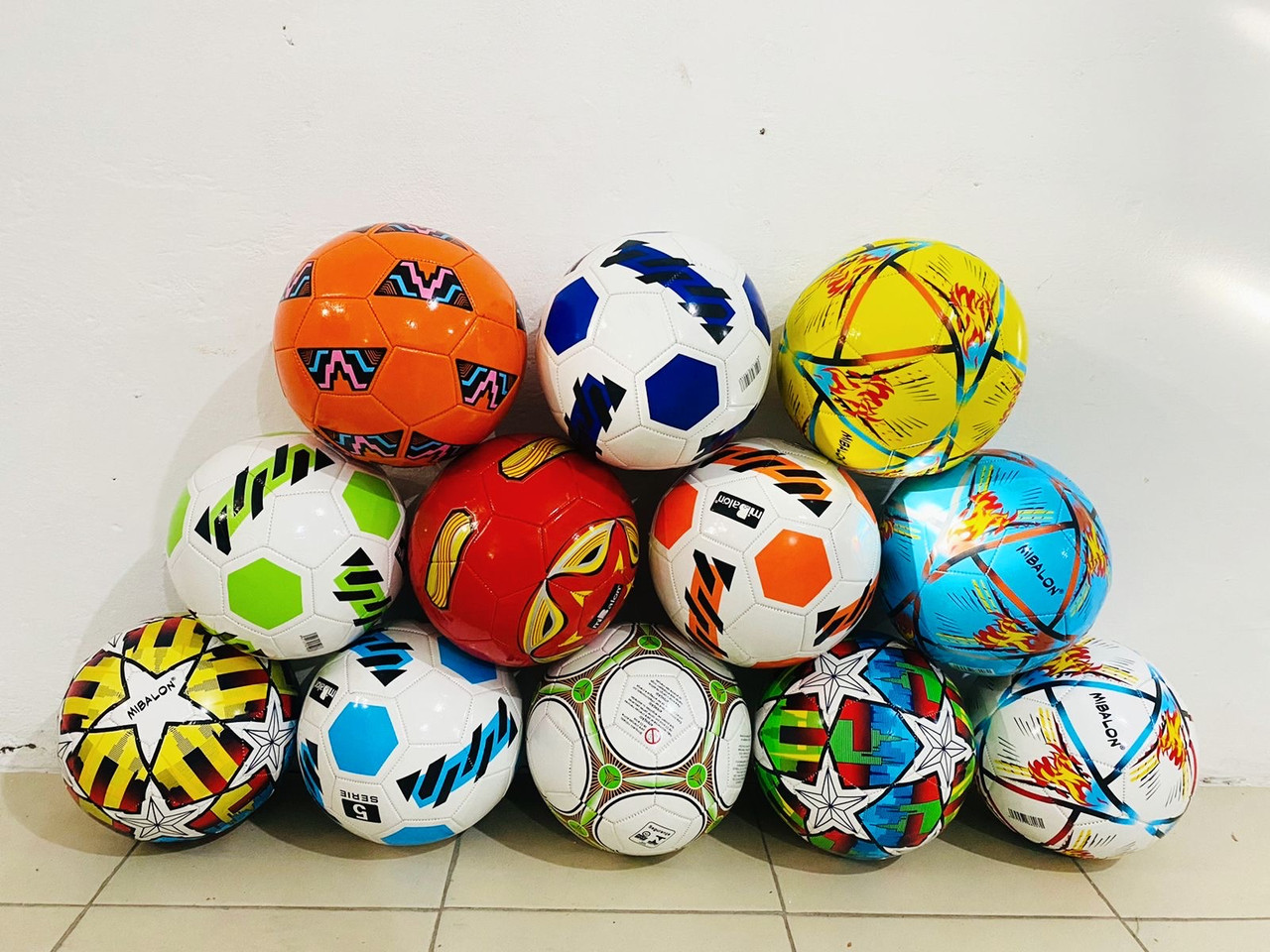 Футбольные мячики с разными рисунками - фото 2 - id-p116508928