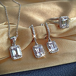 Серебряный комплект "Мирабель" кольцо, кулон, цепочка, серьги, 925 серебро муассанит