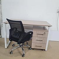 Комплект - офисный стол с тумбочкой и креслом