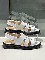 Удобные женские сандалии белого цвета. Качественная женская обувь.