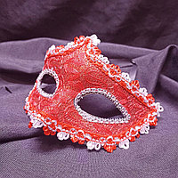 Венецианская карнавальная маска кружевная красная