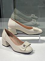 Нарядные женские туфли на низком устойчивом каблуке. Качественная женская обувь.