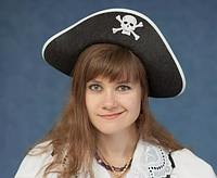 Карнавальная пиратская шляпа с серебристой тесьмой (шляпа пирата)