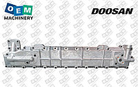 Крышка маслоохладителя HOUSING OIL COOLER Doosan DB58 65.05604-0013B 110975-00027