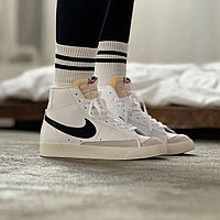 Кроссовки Nike blazer