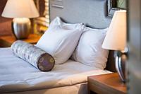 Из каких материалов делают одноразовые тапочки для гостиниц?