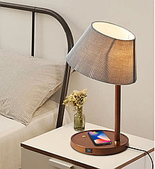 Настольная лампа с беспроводной зарядкой для телефона