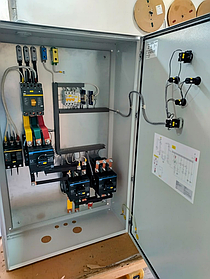 Ящик управления насосом ШУН5111-4274 160А 61кВт 400В IP31 контактор нереверсивный 1 фидер с авт. режимом IEK