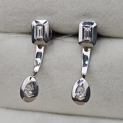 Золотые серьги 585 проба с бриллиантами капля 0,31Ct  4/4A багет