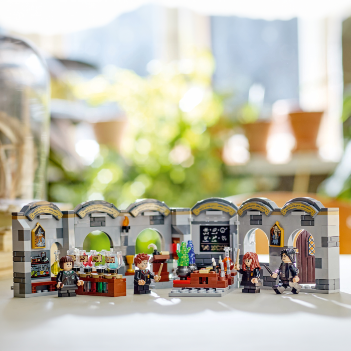 Lego Гарри Поттер Замок Хогвартс: класс зельеварения