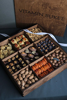 Орешница LUX с финиками в шоколаде