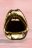 Қыздың есегінен сүй