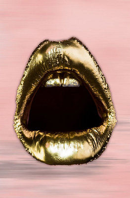 Катя Осадчаяның жалаңаш фотосессиясы