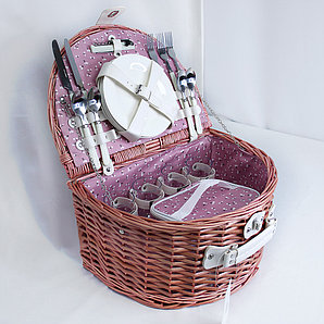 Корзина для пикника с набором посуды на 4 персоны