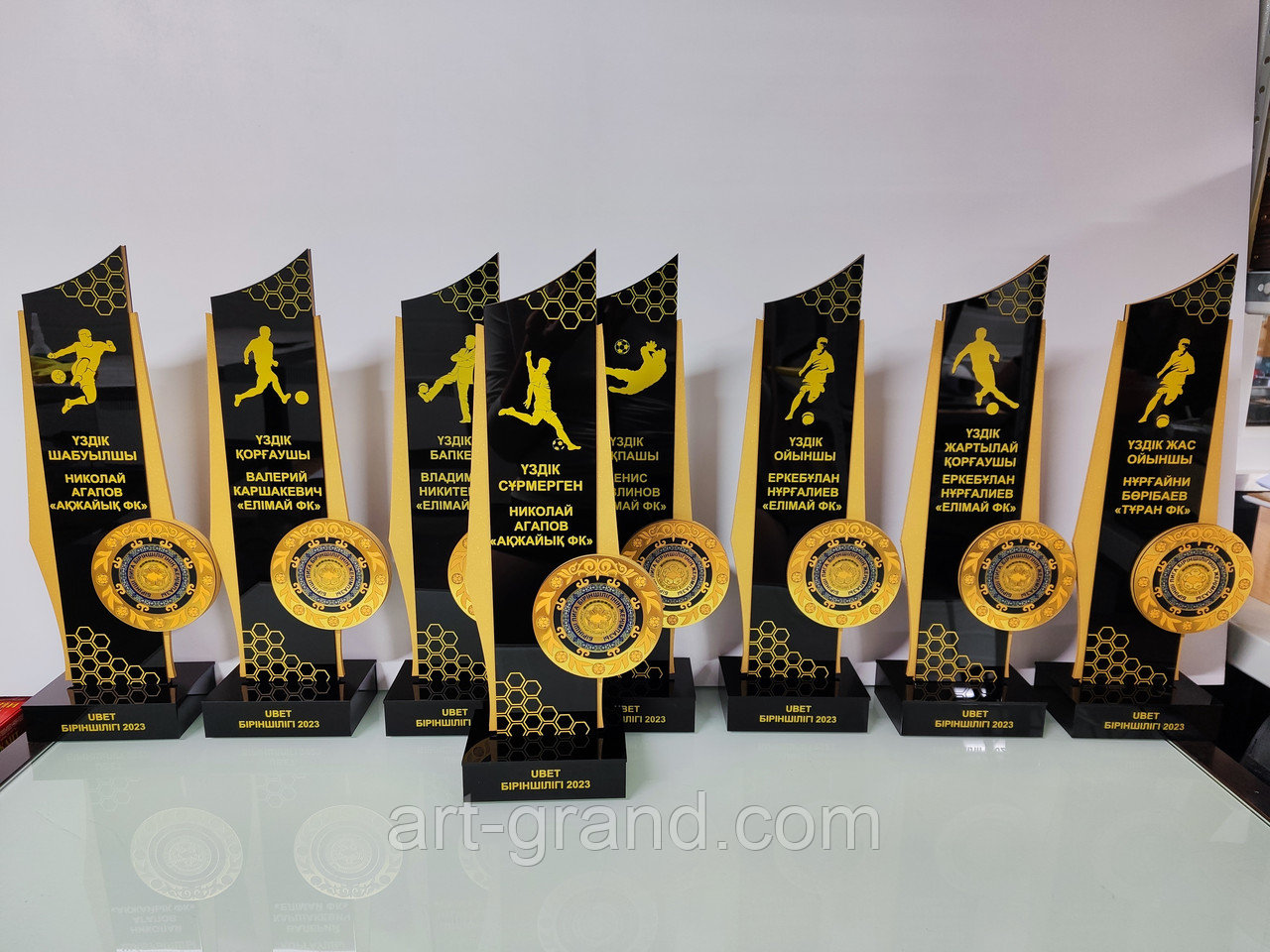 Кубки на чемпионат по футболу