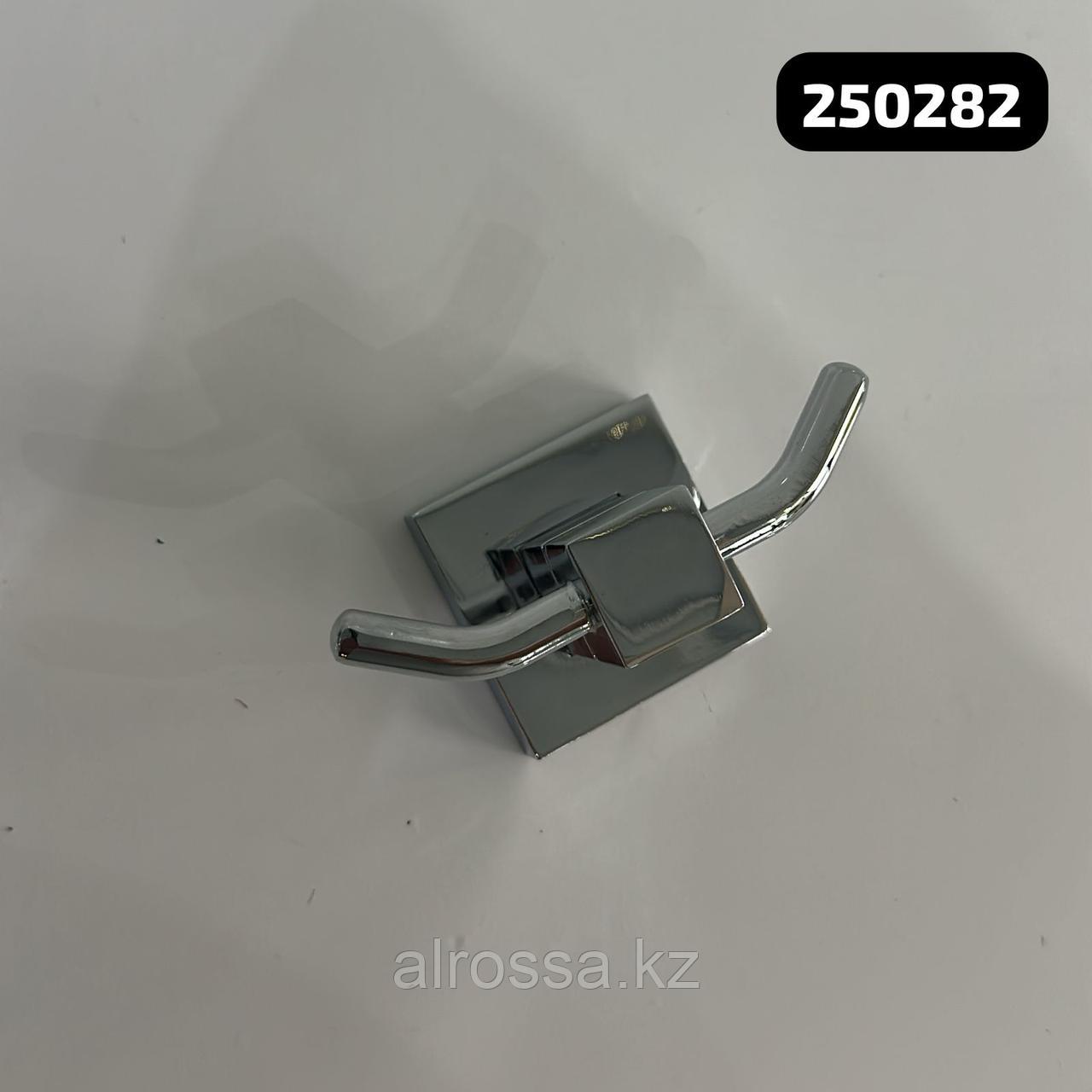 Вешалка крючок настенная, двойная 250282