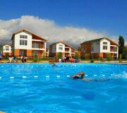 Интернеттегі порно кастингтегі жас қыз Жалаңаш Райли Стил