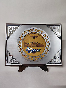 Настольная плакетка в рамке